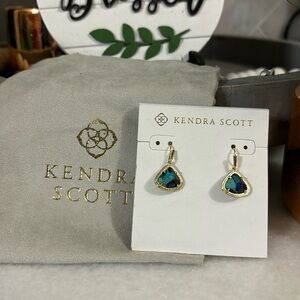 Kendra Scott Kendall drop earrings in gold abalone shell